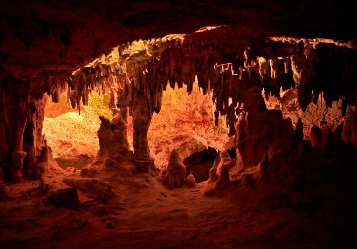 bezienswaardigheden-ibiza-wat-doen-grotten